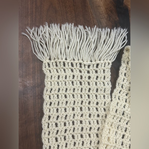 Handcrafted Cream Crocheted Scarf - Picture 3 of 7